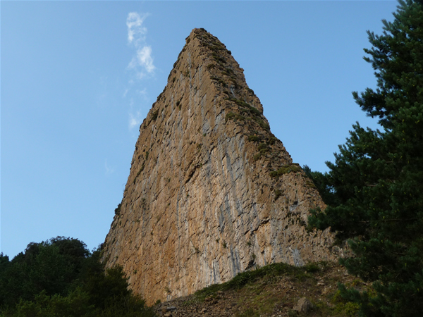 pared vertical piedra